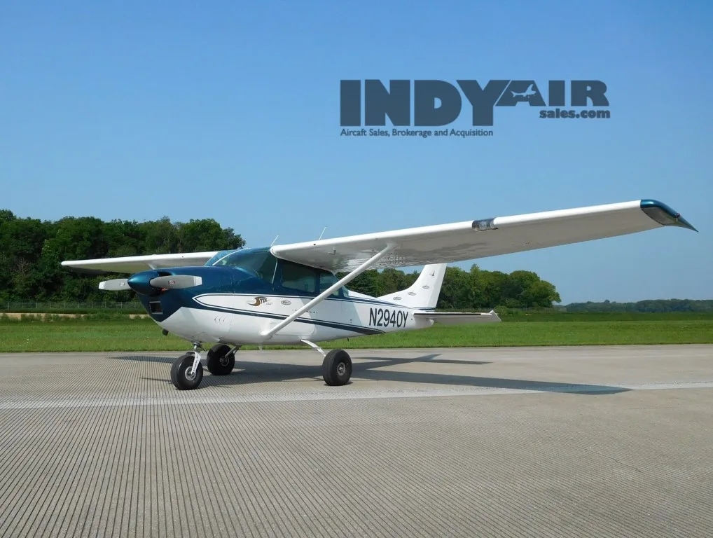 Exterior view of a 1962 Cessna 182 - N2940Y Aircraft.