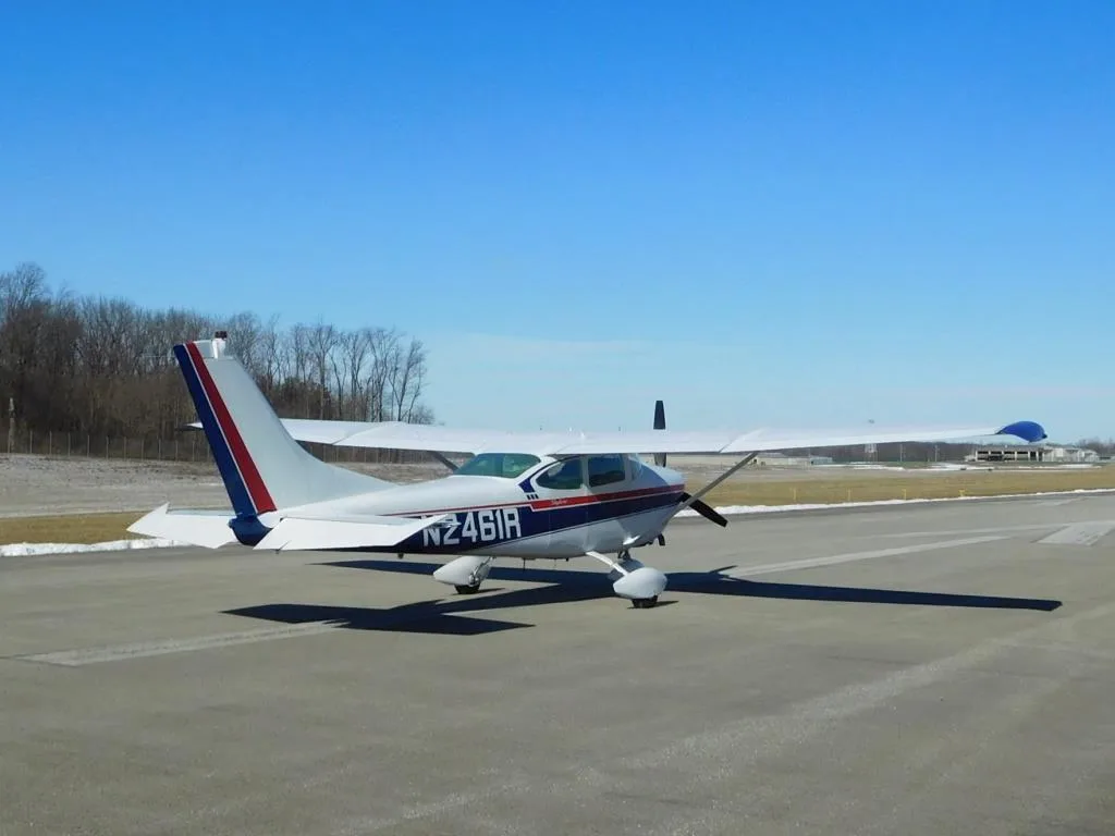 Exterior view of a 1964 Cessna 182 - N2461R Aircraft.