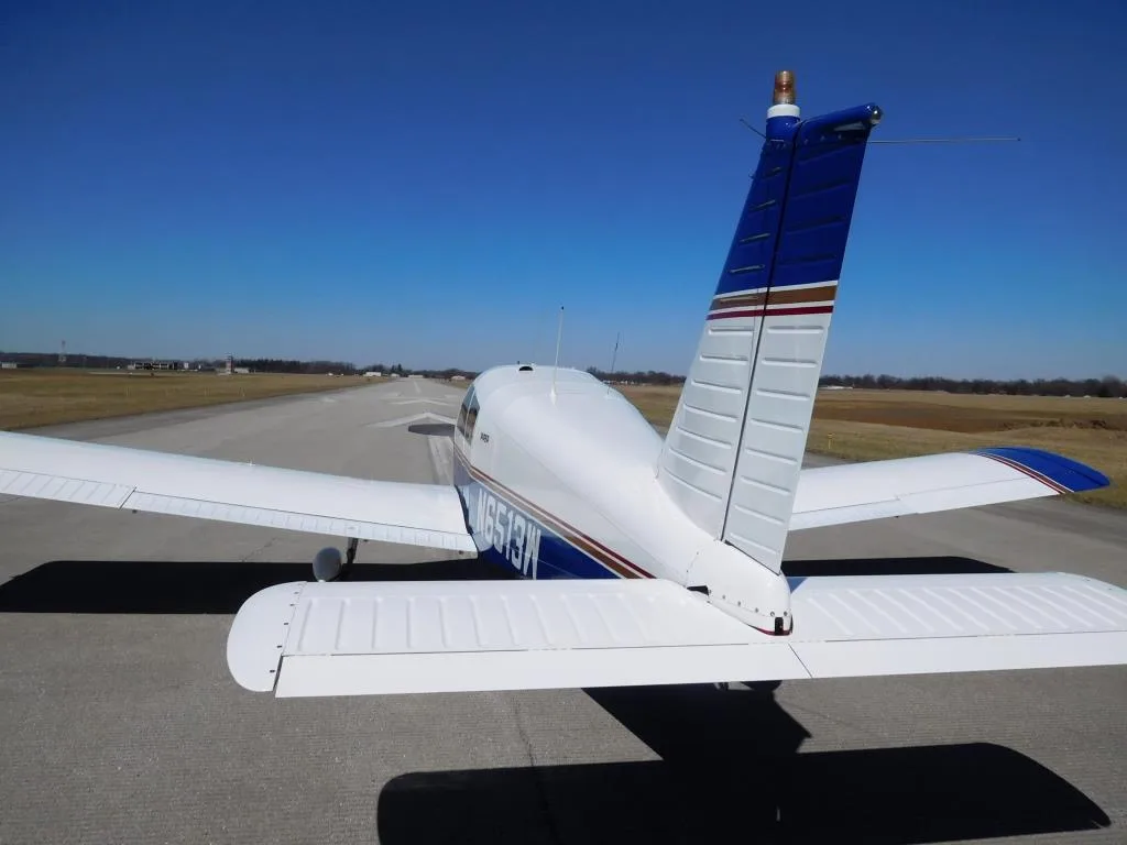 Exterior view of a 1964 Piper Cherokee 140 - N6513W Aircraft.