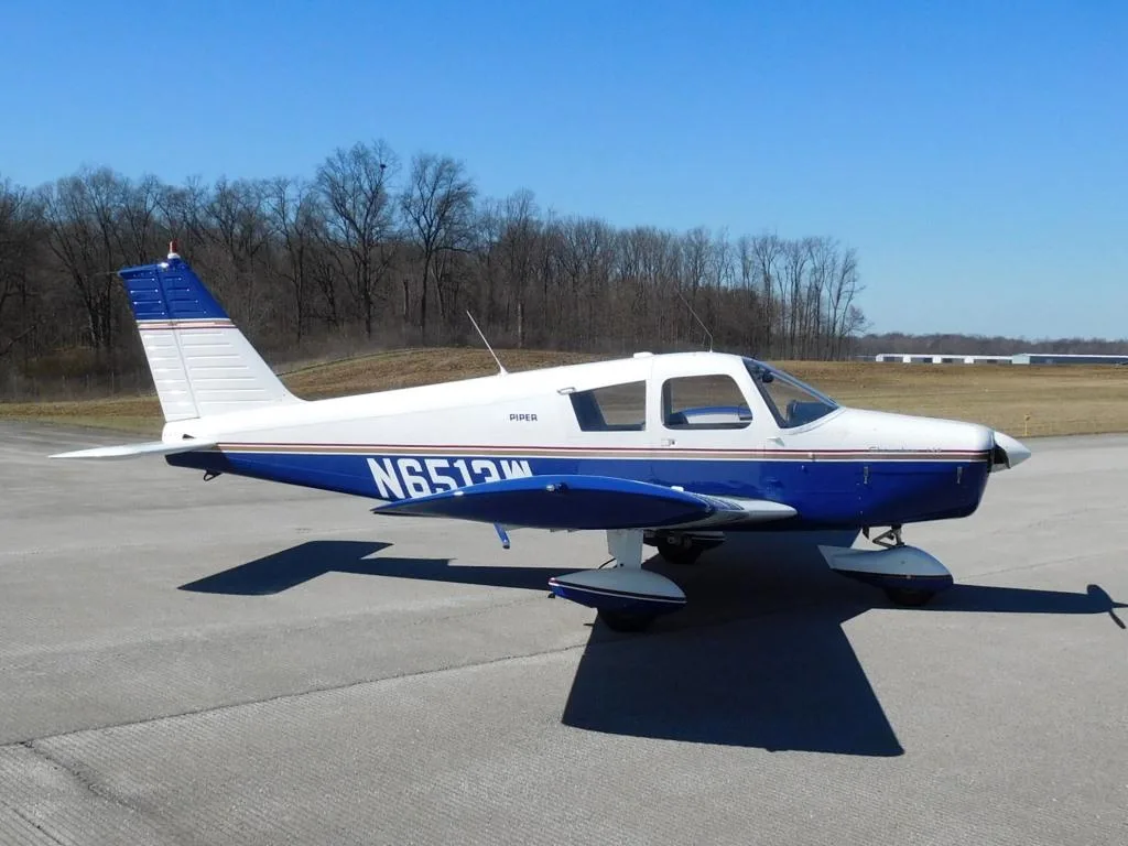 Exterior view of a 1964 Piper Cherokee 140 - N6513W Aircraft.