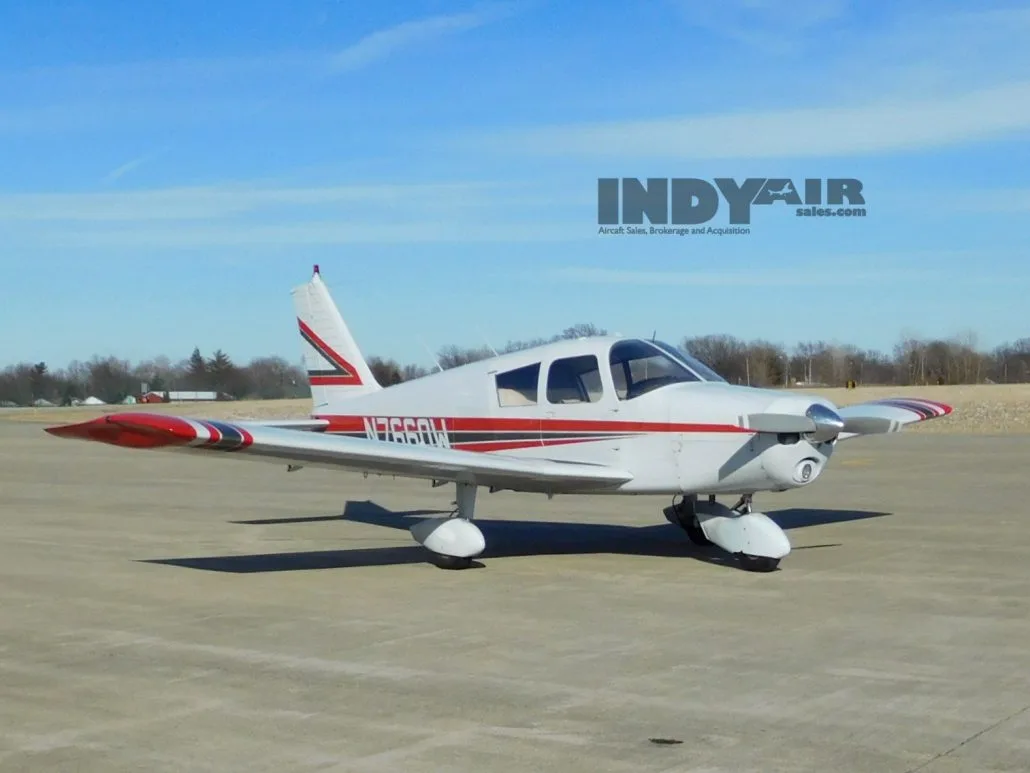 Exterior view of a 1964 Piper Cherokee 180 - N7660W Aircraft.