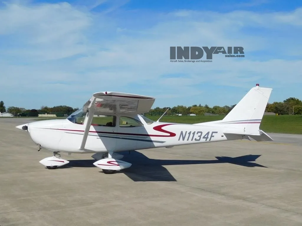 Exterior view of a 1966 Cessna 172G - N1134F Aircraft.