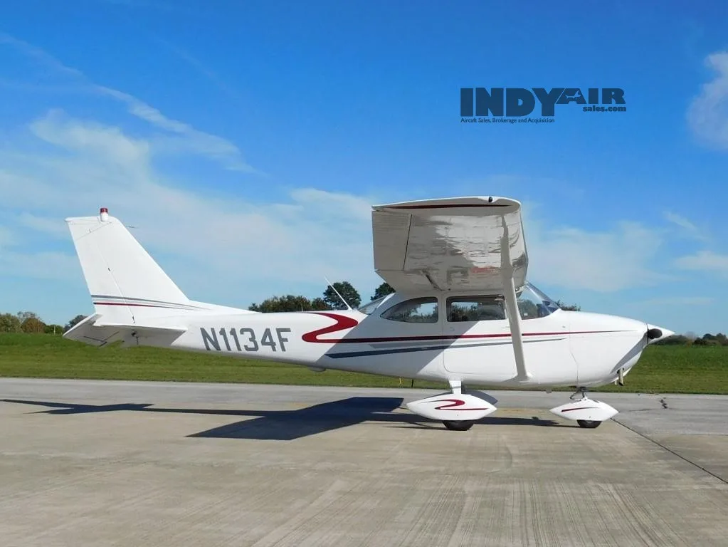 Exterior view of a 1966 Cessna 172G - N1134F Aircraft.