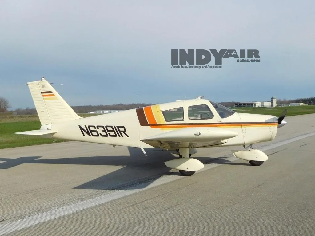 Exterior view of a 1966 Piper Cherokee 140- N6391R Aircraft.