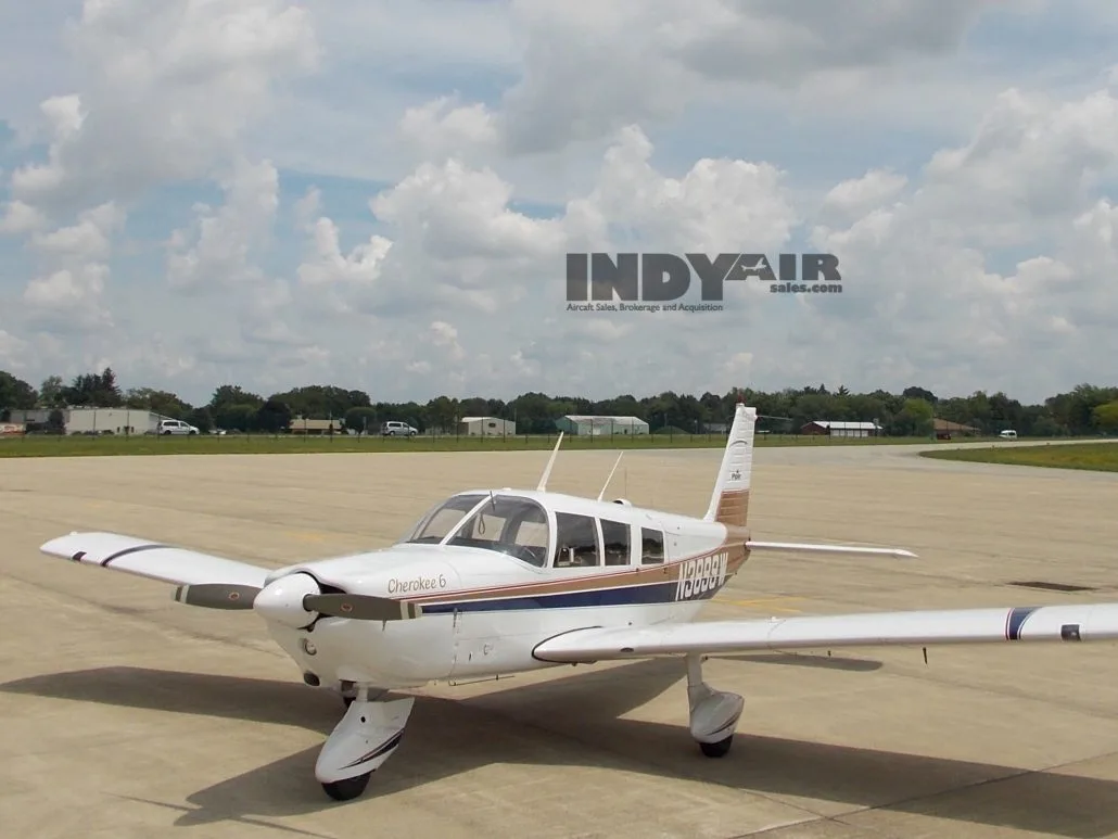 Exterior view of a 1966 Piper Cherokee SIX - N3899W Aircraft.
