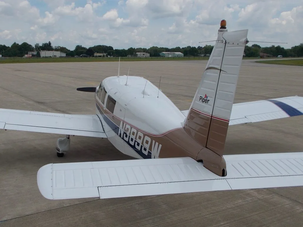 Exterior view of a 1966 Piper Cherokee SIX - N3899W Aircraft.