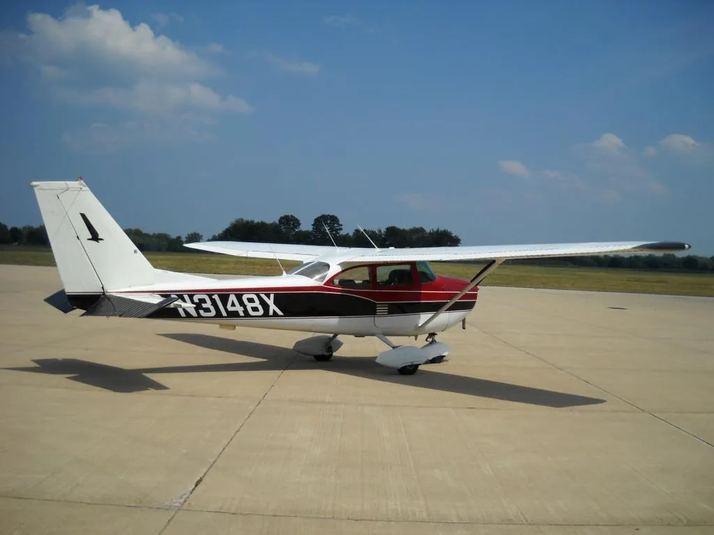 Exterior view of a 1967 Cessna 172 - N3148X Aircraft.