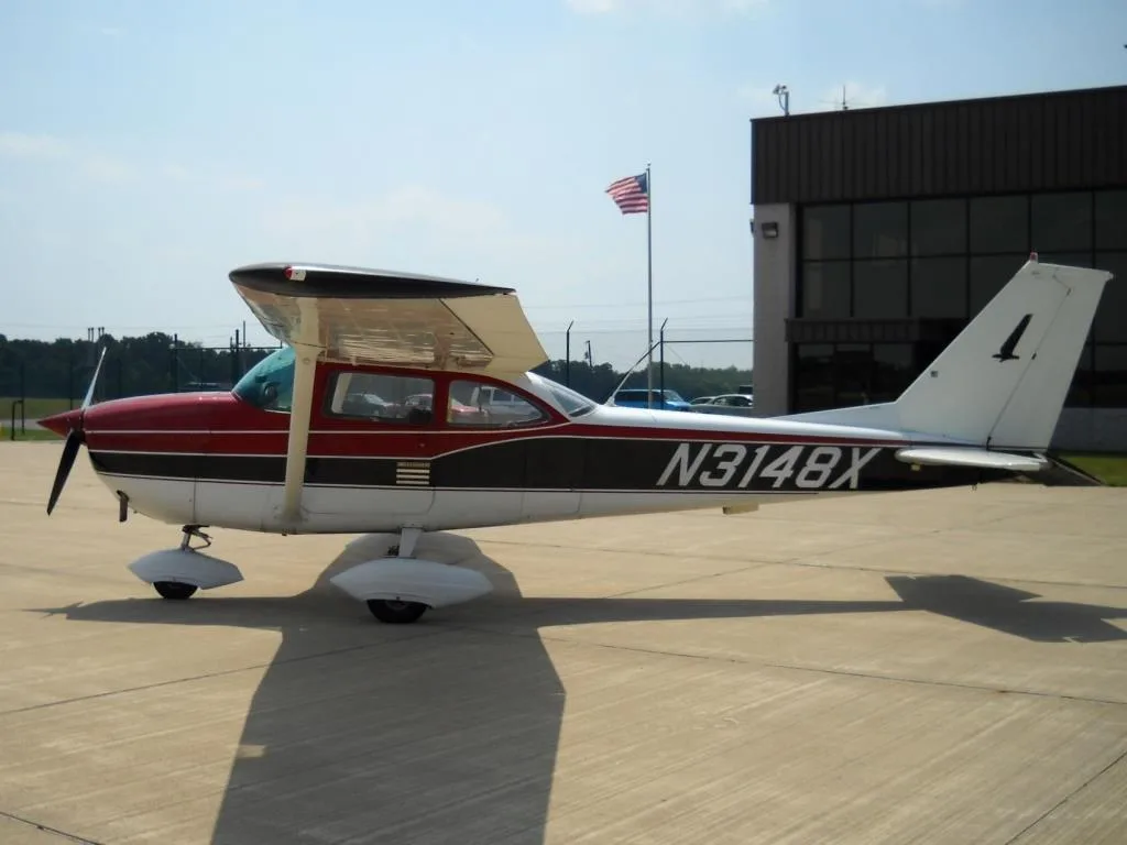 Exterior view of a 1967 Cessna 172 - N3148X Aircraft.
