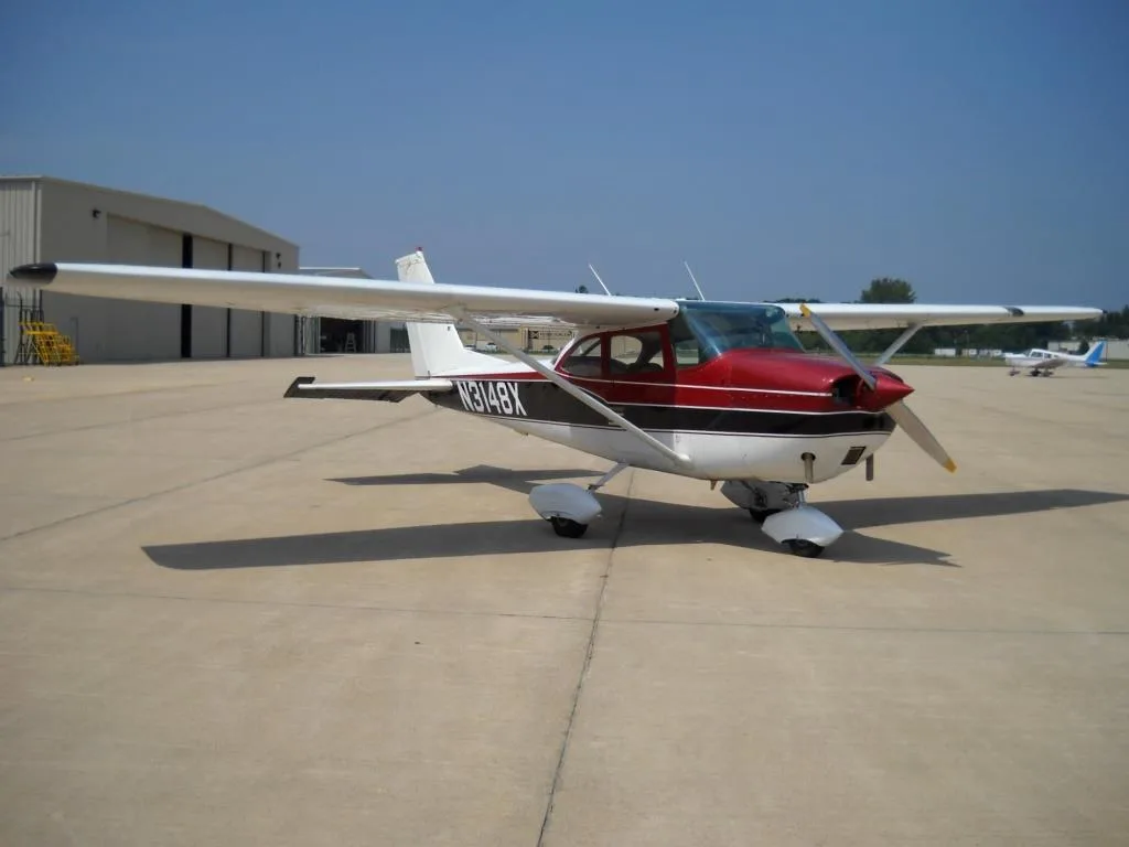Exterior view of a 1967 Cessna 172 - N3148X Aircraft.