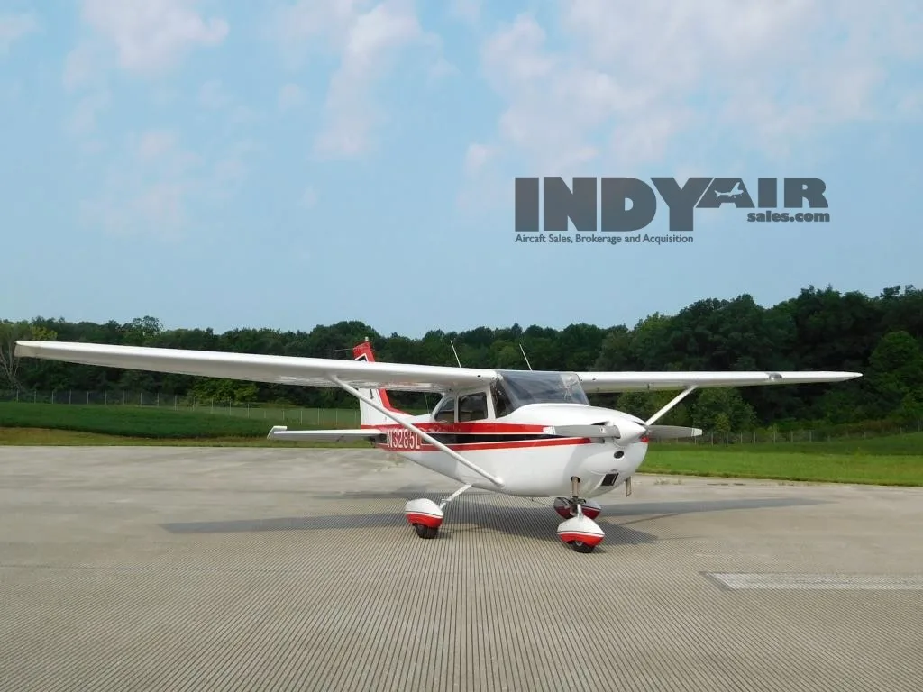 Exterior view of a 1967 Cessna 172 n3285l.