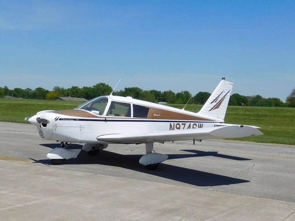 Exterior view of a 1967 Piper Cherokee 140 - N9746W Aircraft.