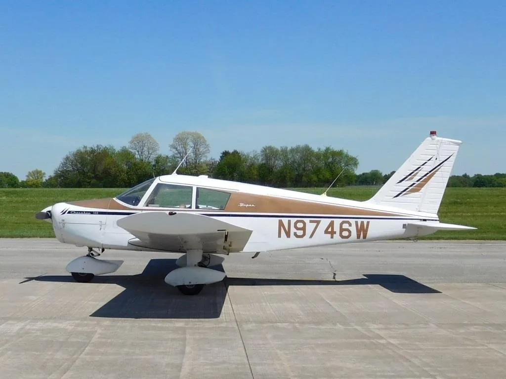 Exterior view of a 1967 Piper Cherokee 140 - N9746W Aircraft.