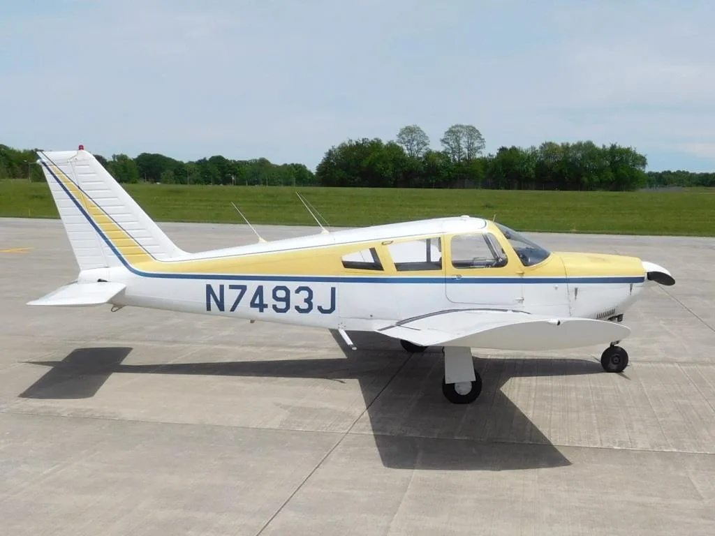 Exterior view of a 1968 Piper Arrow - N7493J Aircraft.