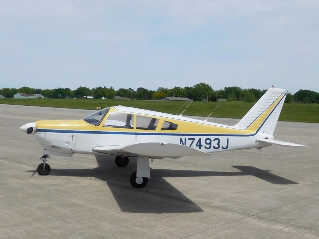 Exterior view of a 1968 Piper Arrow - N7493J Aircraft.