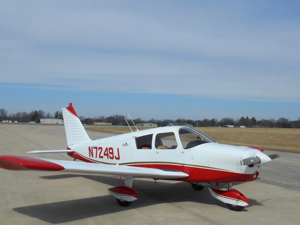 Exterior view of a 1968 Piper Cherokee- N7249J Aircraft.