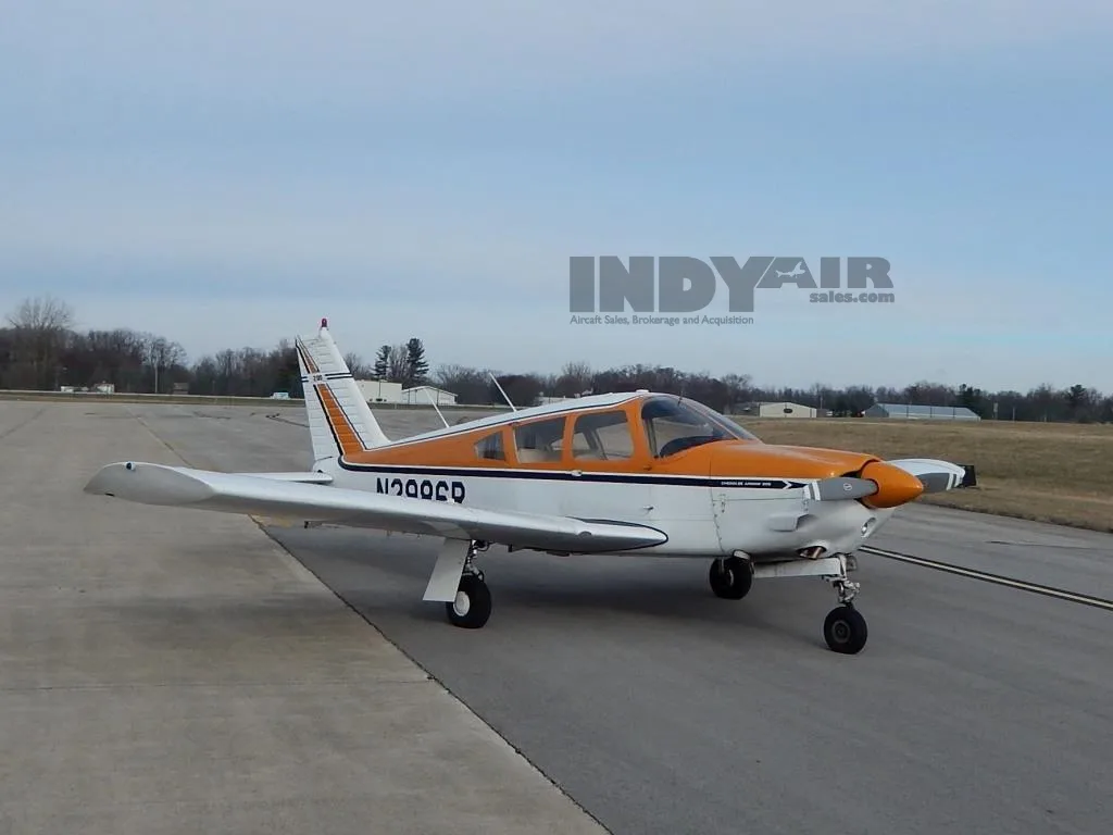 Exterior view of a 1969 Piper Arrow 200 - N2986R Aircraft.