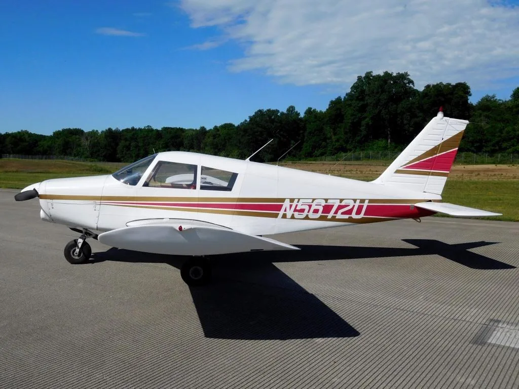Exterior view of a 1970 Piper Cherokee 140 - N5872U Aircraft.