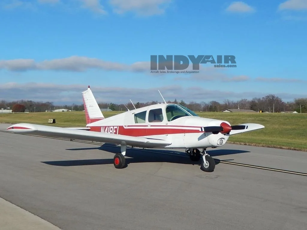 Exterior view of a 1971 Piper Cherokee 140- N418FL Aircraft.