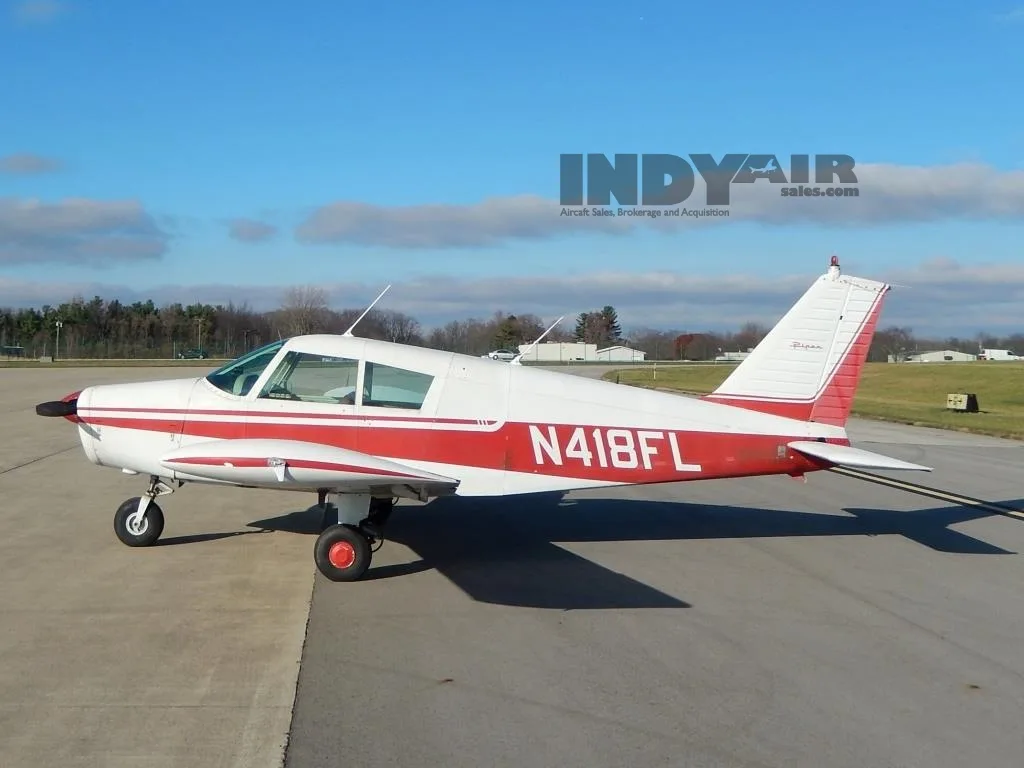 Exterior view of a 1971 Piper Cherokee 140- N418FL Aircraft.