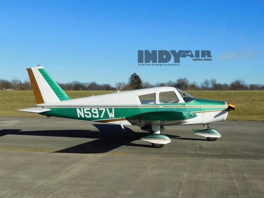 Exterior view of a 1971 Piper Cherokee 140 - N597W Aircraft.