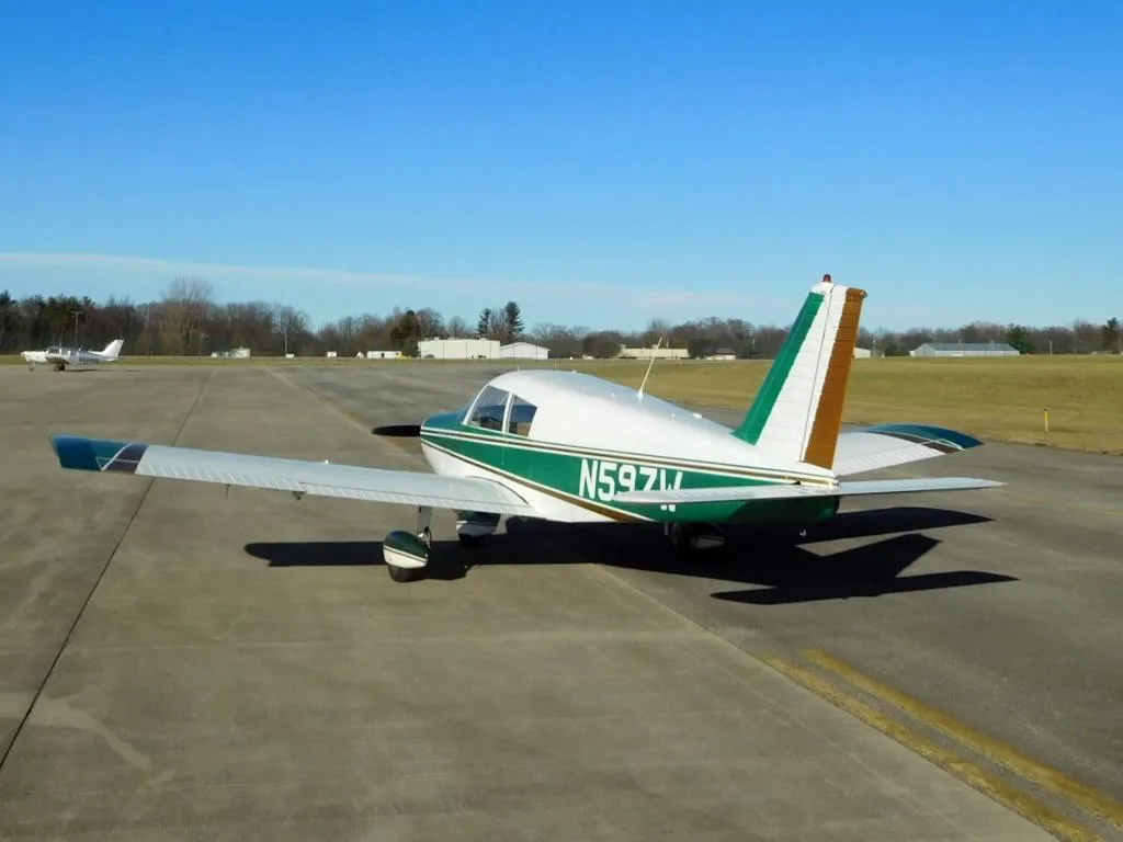 Exterior view of a 1971 Piper Cherokee 140 - N597W Aircraft.