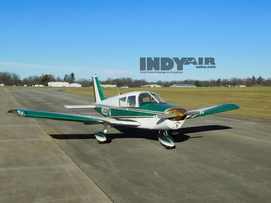 Exterior view of a 1971 Piper Cherokee 140 - N597W Aircraft.