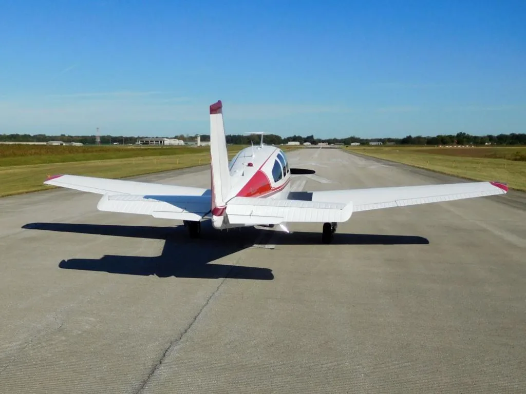 Exterior view of a 1972 Beech G33 Bonanza - N1626W Aircraft.