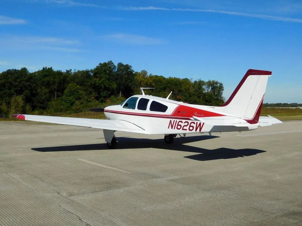 Exterior view of a 1972 Beech G33 Bonanza - N1626W Aircraft.