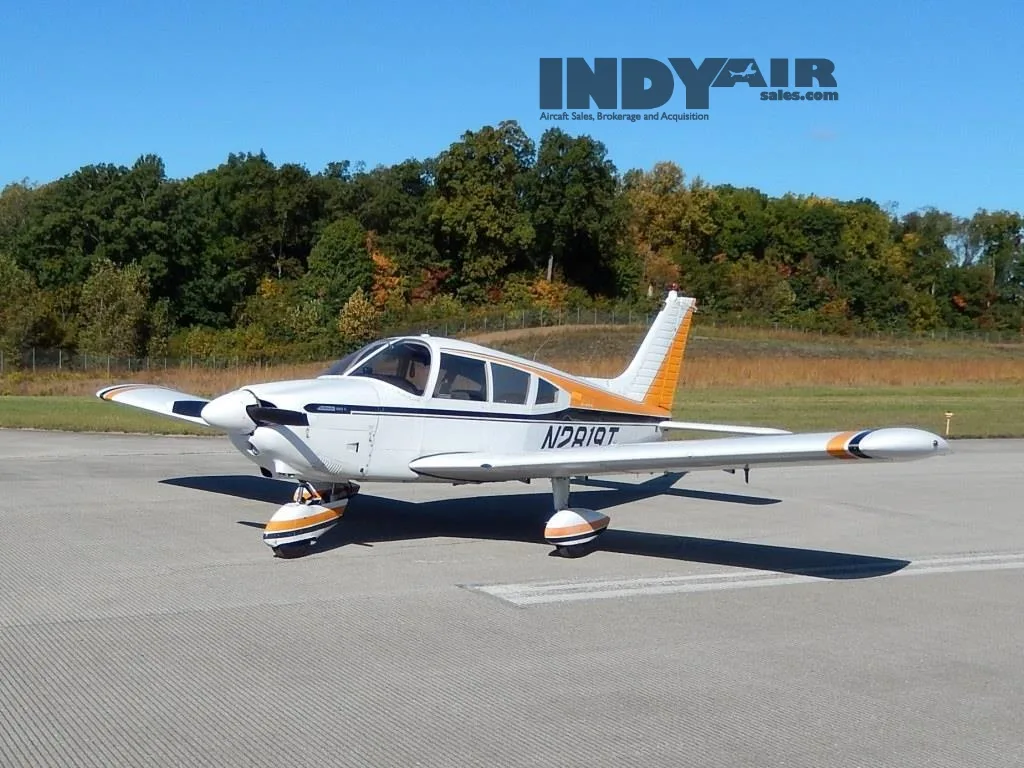 Exterior view of a 1972 Piper Cherokee 180- N2819T Aircraft.