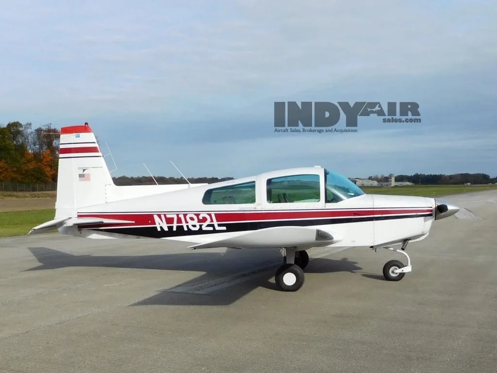 Exterior view of a 1974 Grumman AA5A - N7182L Aircraft.