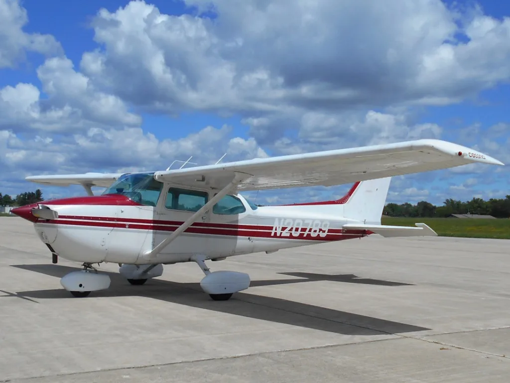 Exterior view of a 1975 Cessna 172 - N20789 Aircraft.