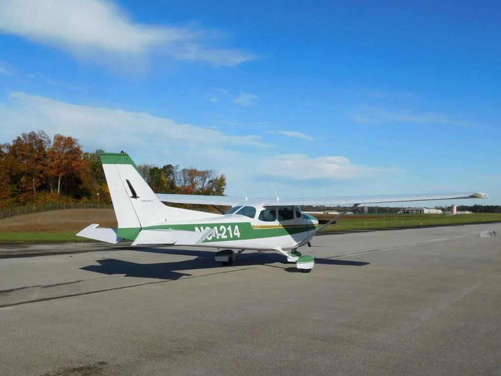 Exterior view of a 1975 Cessna 172M - N64214 Aircraft.