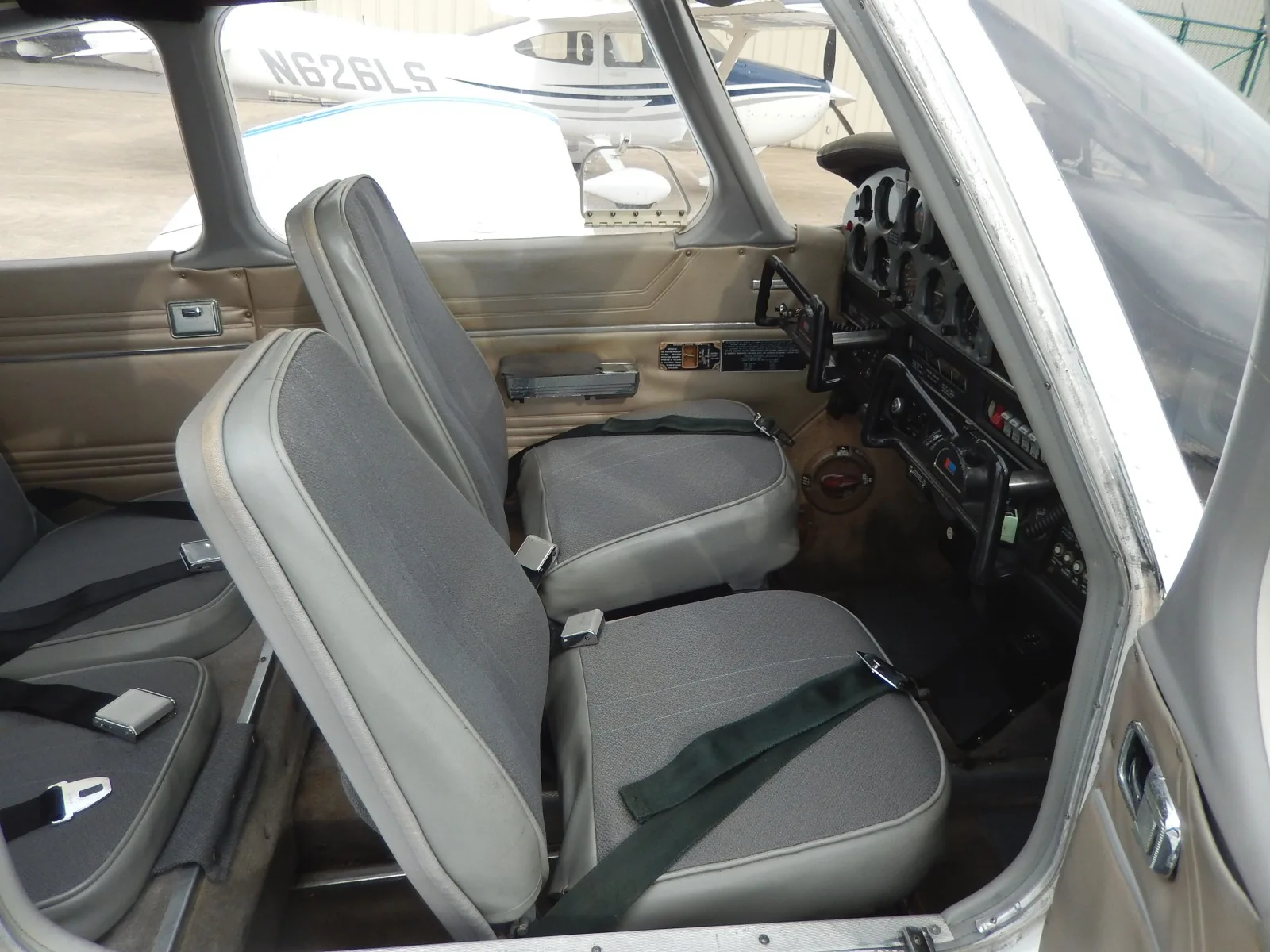 Cabin interior of a 1975 Piper Cherokee 140- N33338 Aircraft.