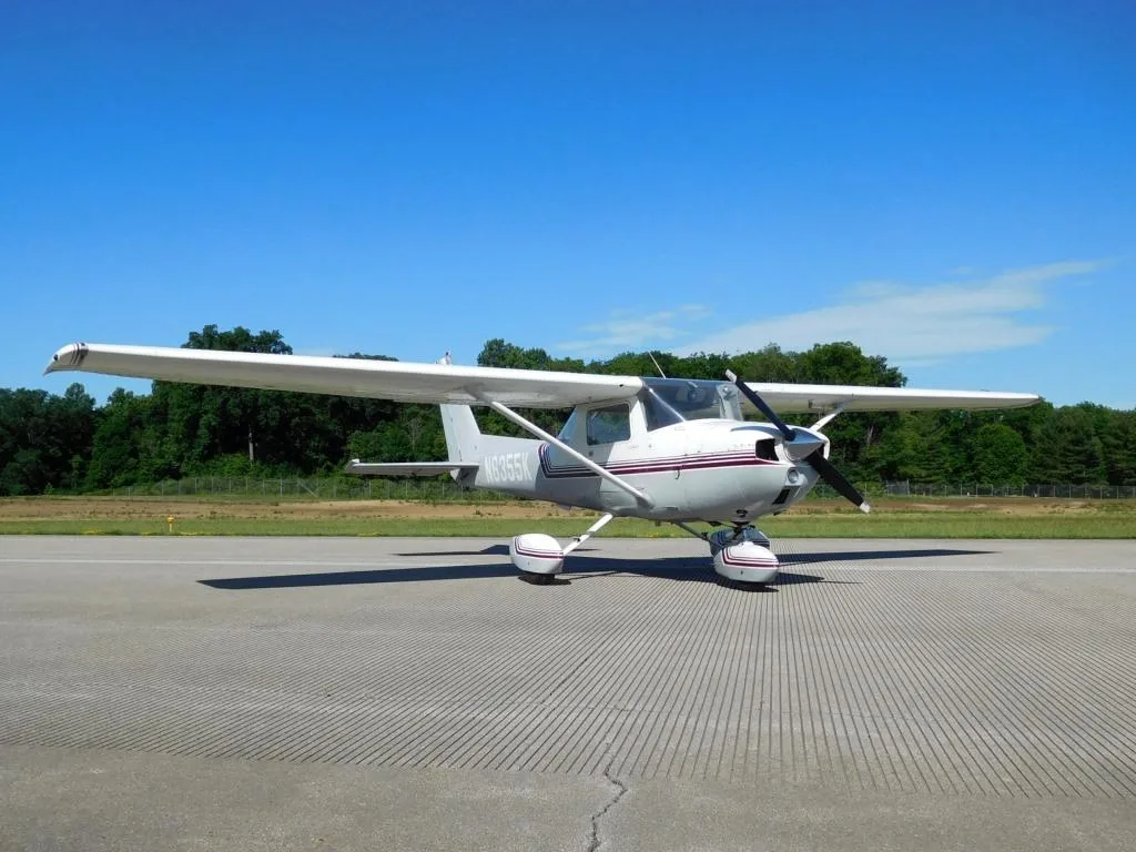 Exterior view of a 1976 Cessna 150M - N6355K Aircraft.