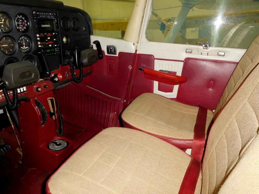 Cabin interior of a 1976 Cessna 172M- N9605H Aircraft.