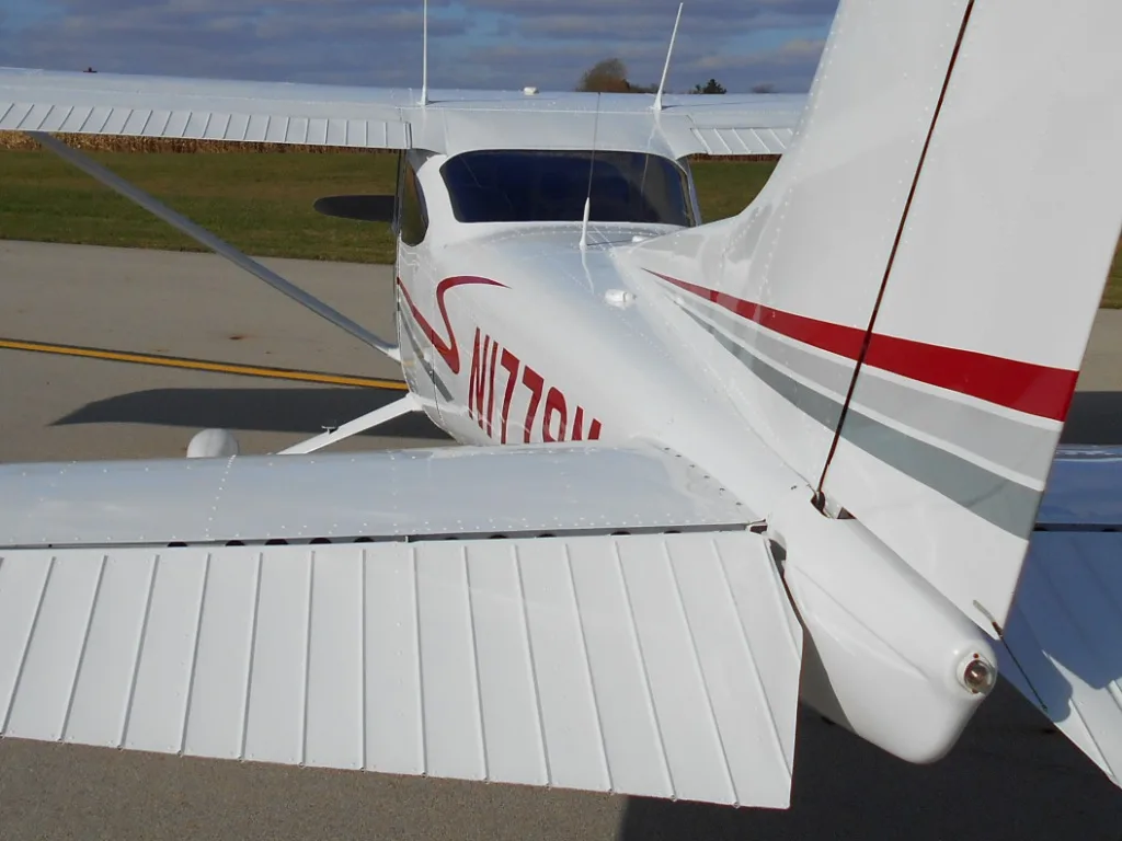 Exterior view of a 1976 Cessna 182 - N1779M Aircraft.