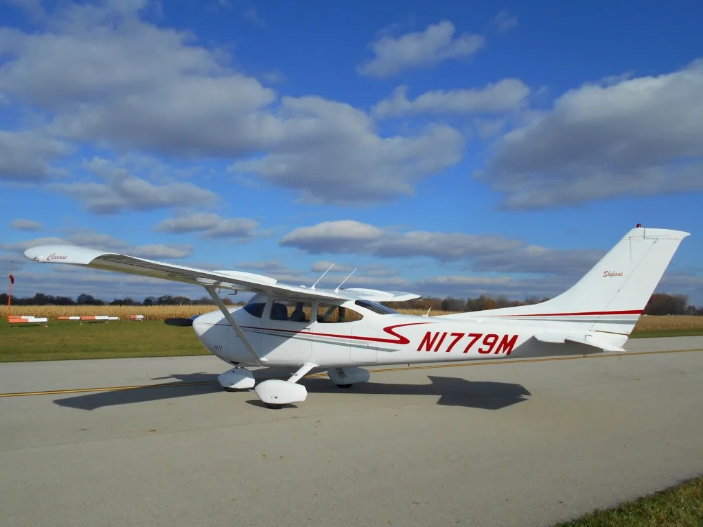 Exterior view of a 1976 Cessna 182 - N1779M Aircraft.