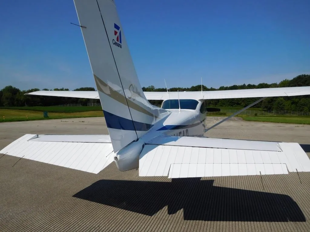 Exterior view of a 1976 Cessna 182P - N15AP Aircraft.
