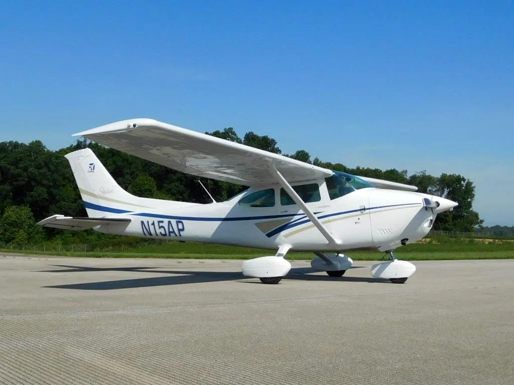Exterior view of a 1976 Cessna 182P - N15AP Aircraft.