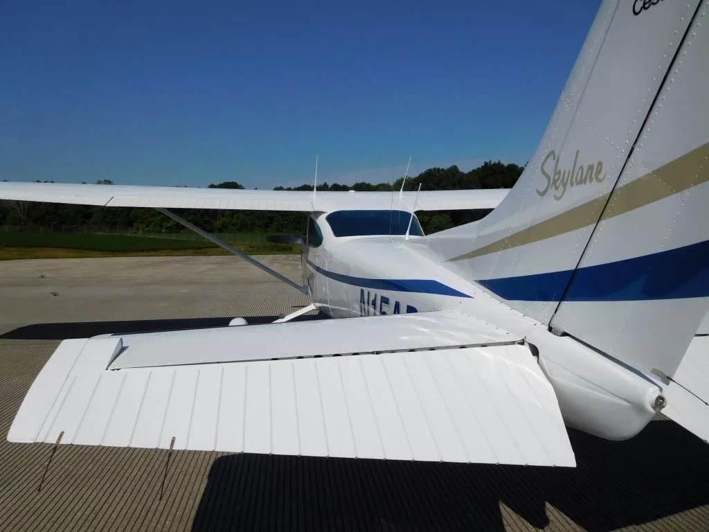Exterior view of a 1976 Cessna 182P - N15AP Aircraft.