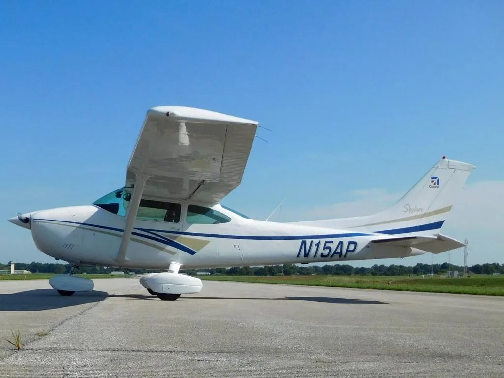 Exterior view of a 1976 Cessna 182P - N15AP Aircraft.