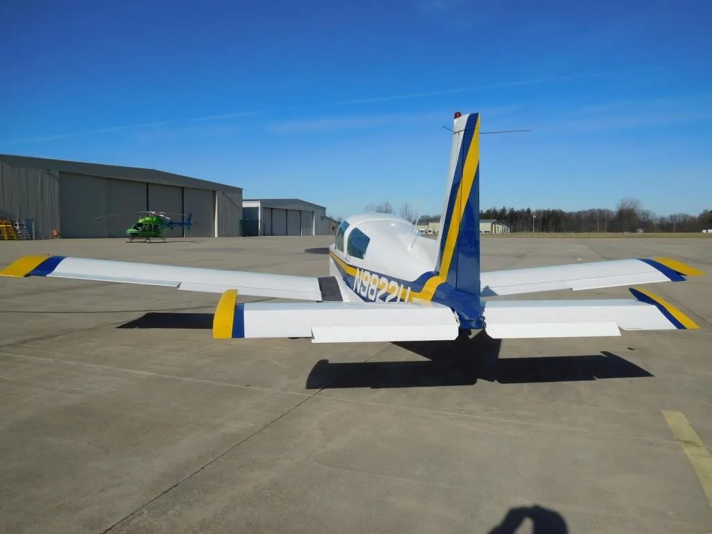 Exterior view of a 1976 Grumman Cheetah - N9822U Aircraft.