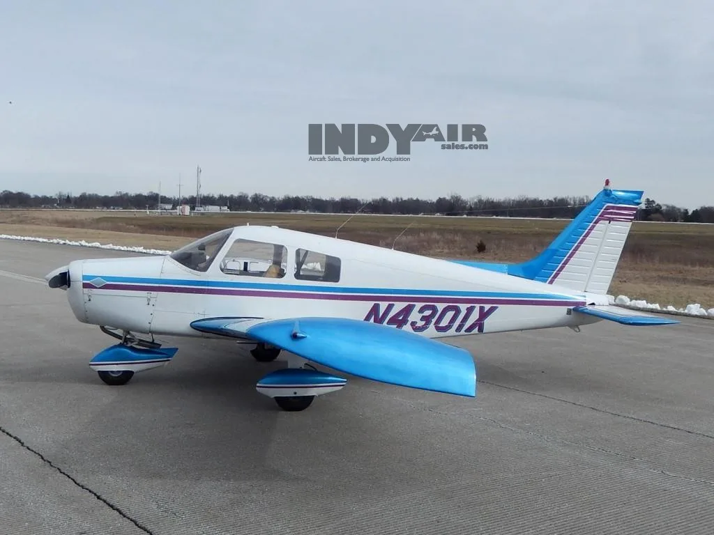 Exterior view of a 1976 Piper Cherokee 140- N4301X Aircraft.