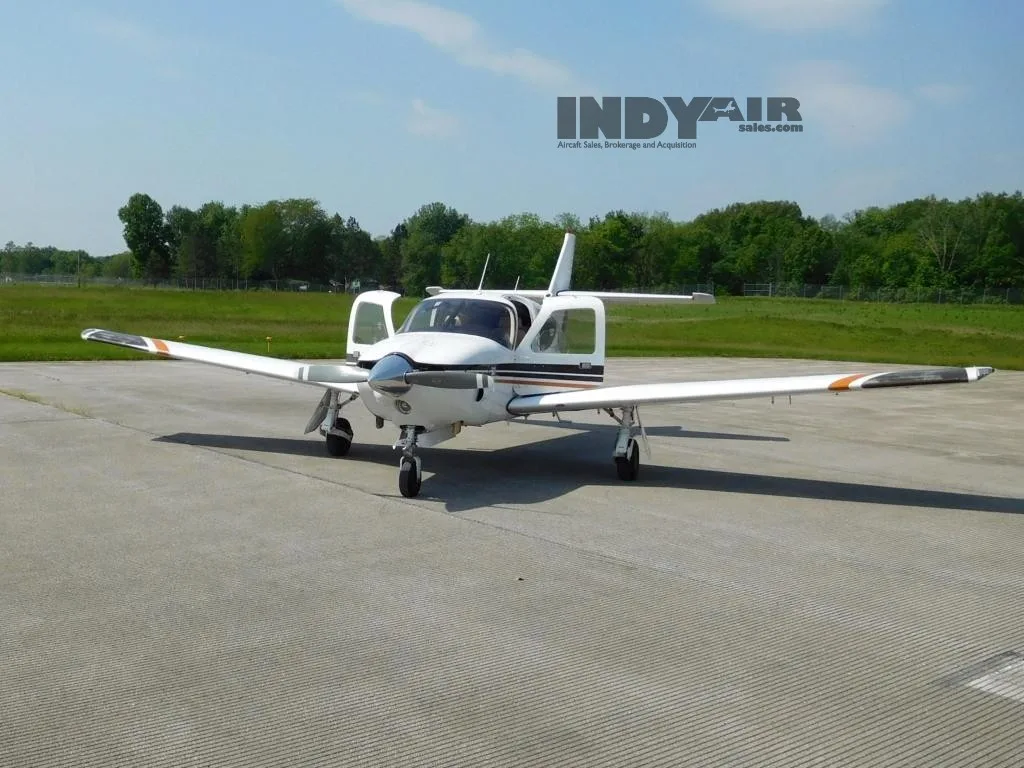 Exterior view of a 1977 Rockwell 114 - N4862W Aircraft.