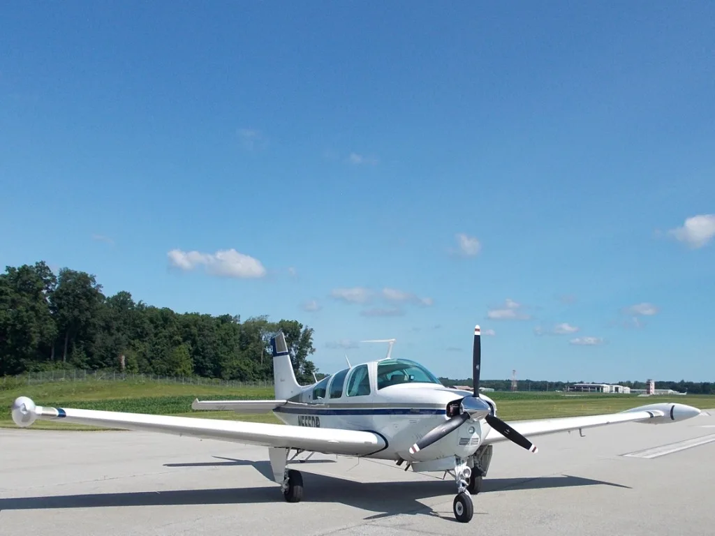 Exterior view of a 1978 Beech Bonanza F33A - N555DB Aircraft.
