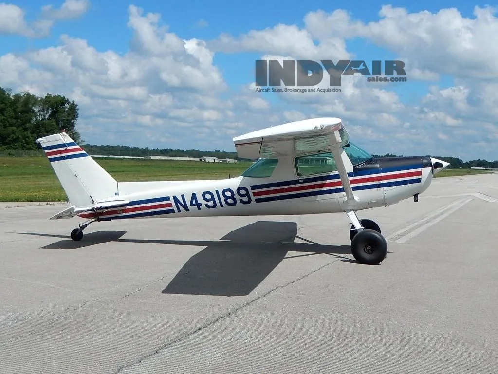 Exterior view of a 1978 Cessna 152 Taildragger- N49189 Aircraft.