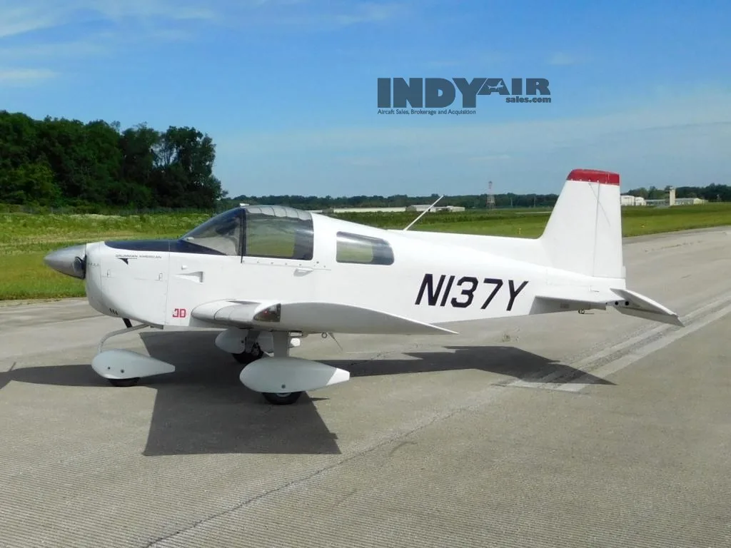 Exterior view of a 1978 Grumman Lynx- N137Y Aircraft.