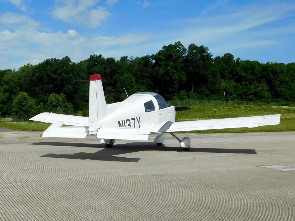Exterior view of a 1978 Grumman Lynx- N137Y Aircraft.