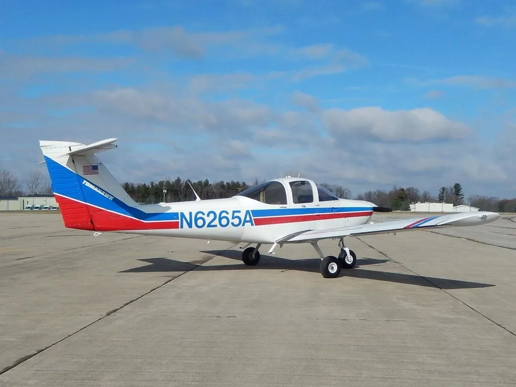 Exterior view of a 1978 Piper PA38-112- N6265A Aircraft.