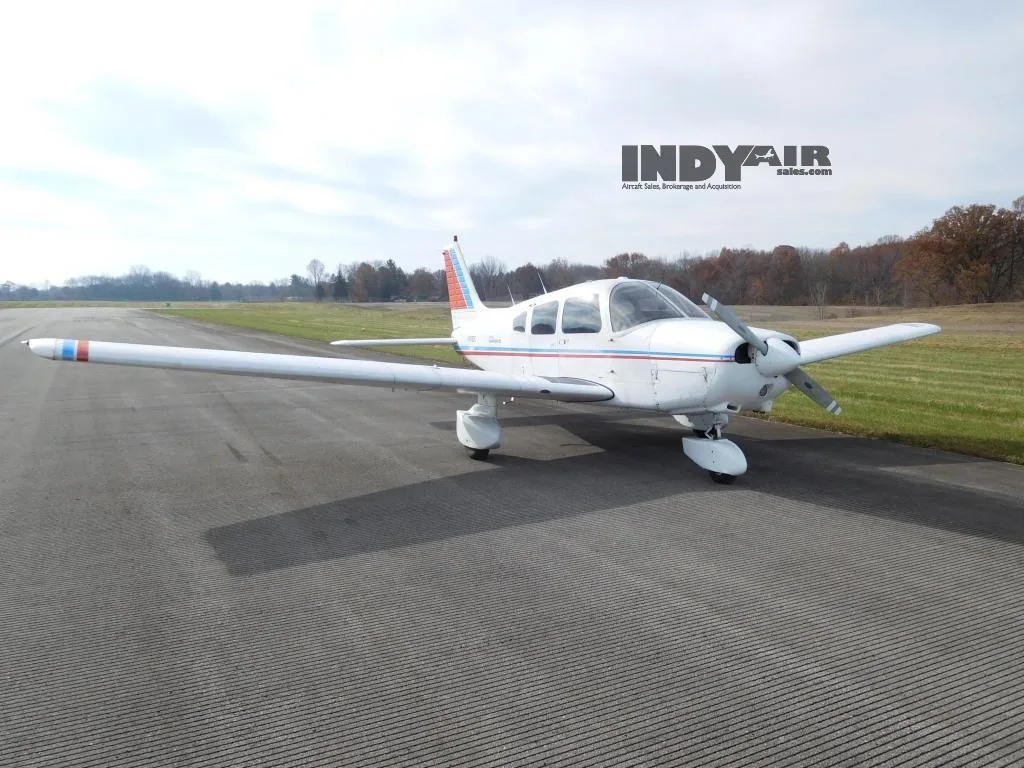 Exterior view of a 1980 Piper Warrior - N3560E Aircraft.